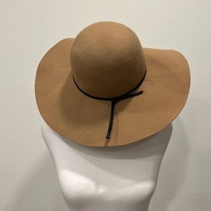 Camel-brown wool wide brim hat